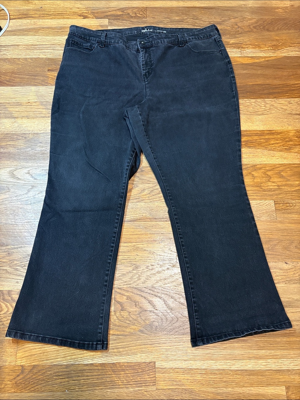 Style & Co. Women’s Black boot leg Jeans